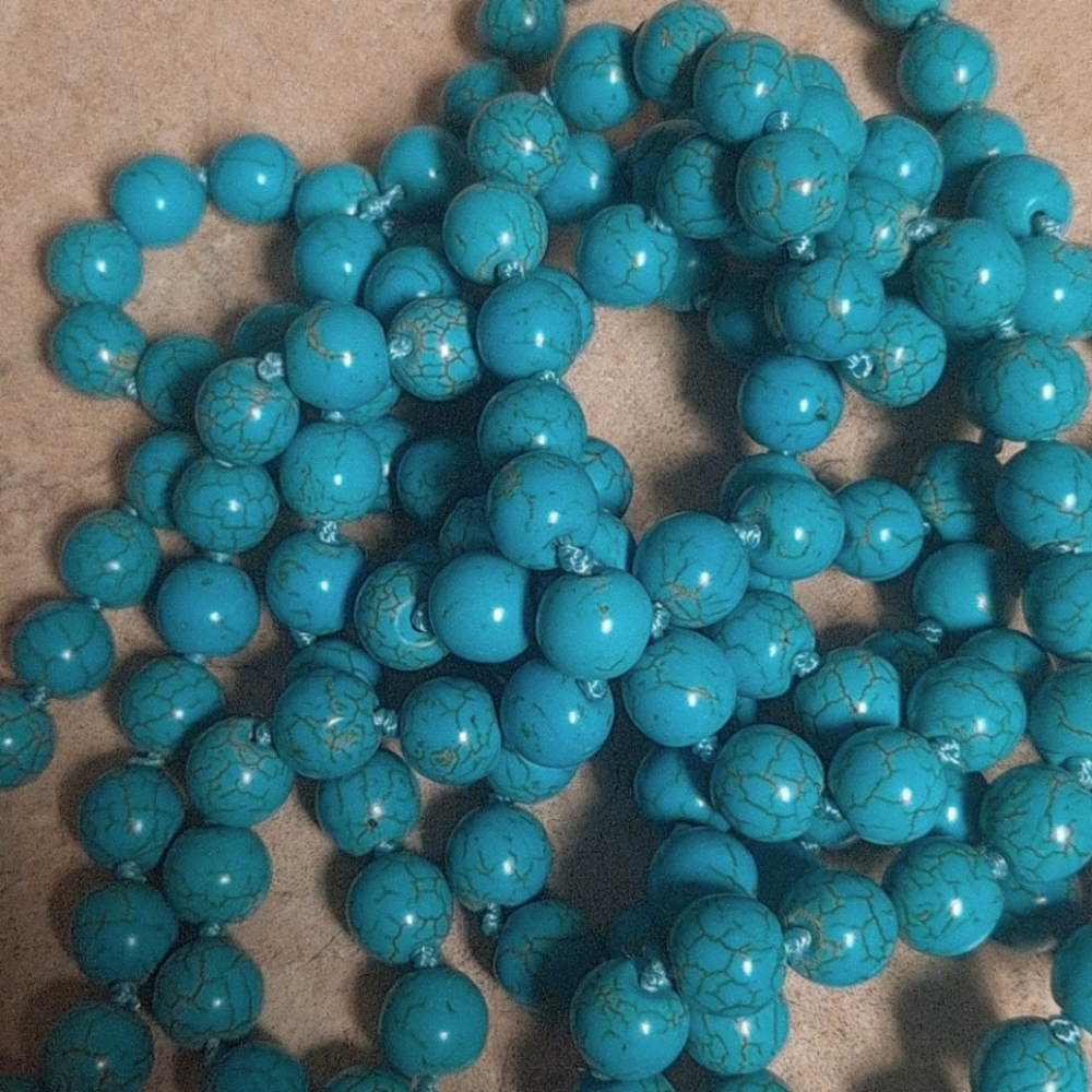 Turquoise beaded necklace